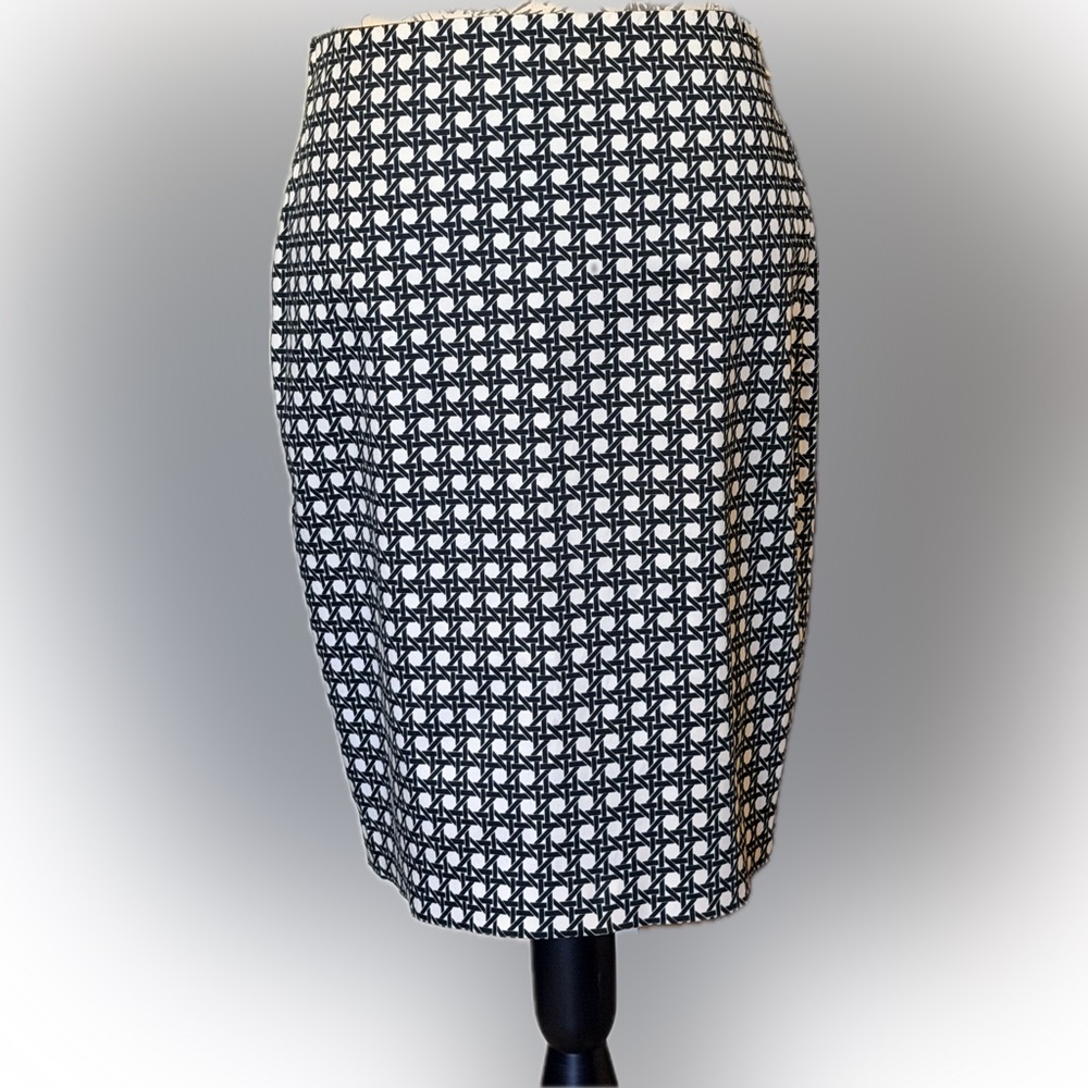 Ann Taylor Black and White Geometric Pencil Skirt